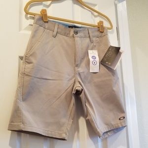 Oakley Gray Golf Short Slim Fit NWT